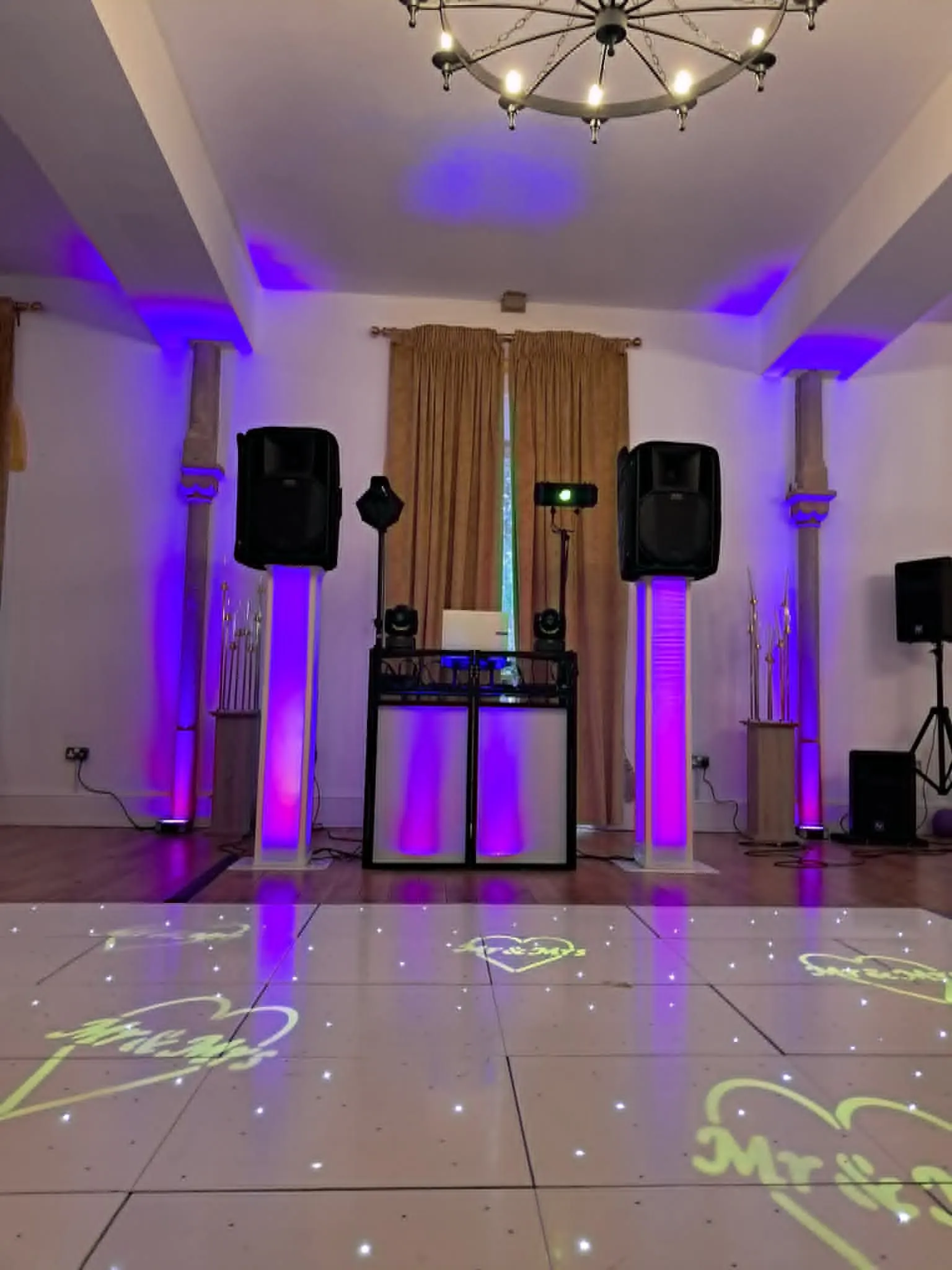 Wedding DJ & Entertainment - e33051a6 a8eb 4343 8d3b eccc6a6dcdcb